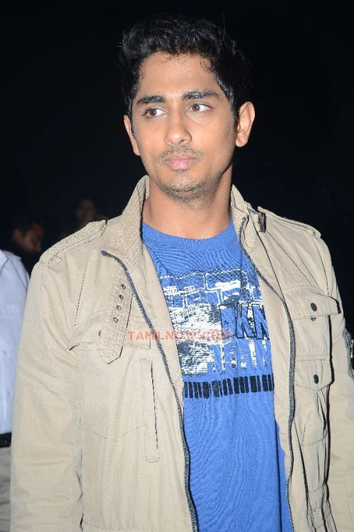 http://www.tamilnow.com/movies/misc/kadhalil-sodhappuvadhu-yeppadi-audio-launch/siddharth-narayan-739.jpg