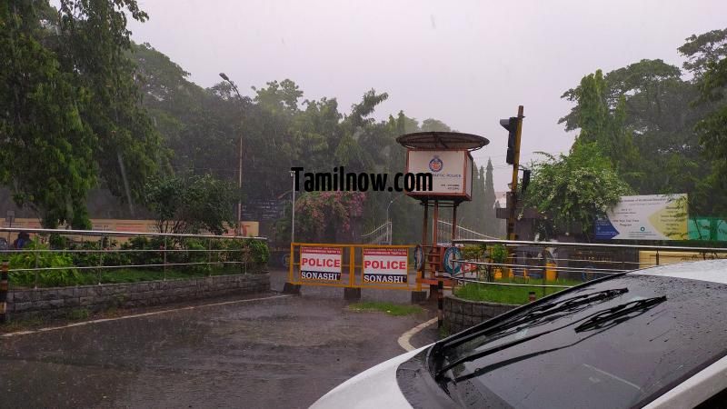 Chennai rain photo 05 loyola college front 621