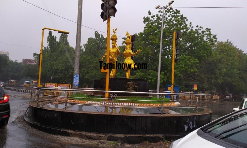 Chennai rain photo 08 karakattam statue near valluvar kottam 914