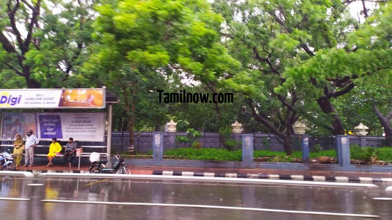 Chennai rain photo 11 valluvar kottam bus stop 251