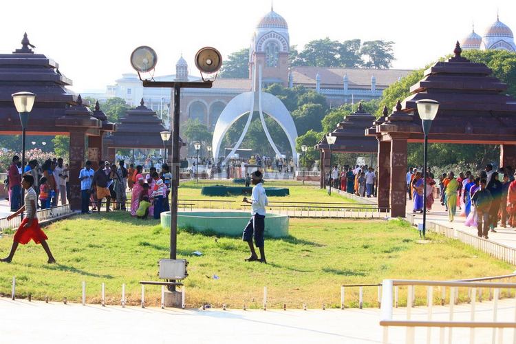 Anna memorial at marina beach 1