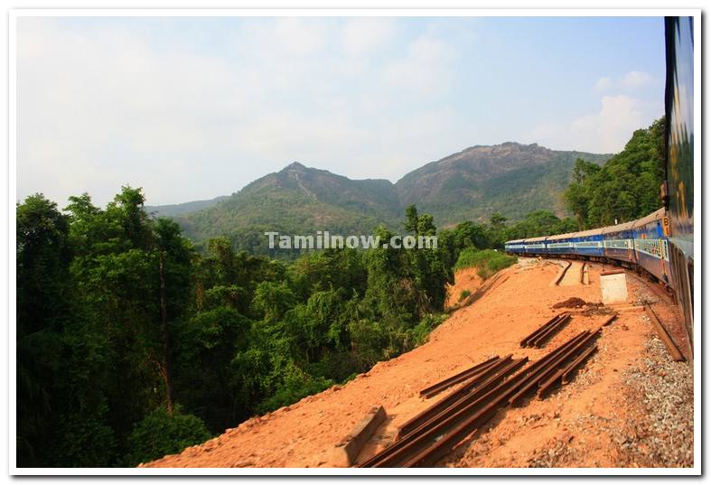 Vasco chennai express in ghat section