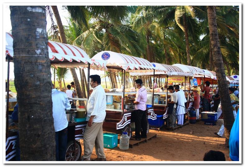 Vendors at miramar beach goa