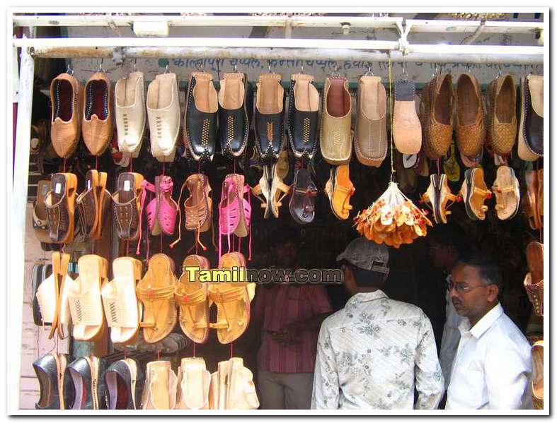 Kolhapuri chappals photo