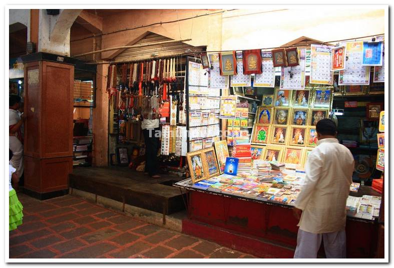 Narsobawadi temple shops 1