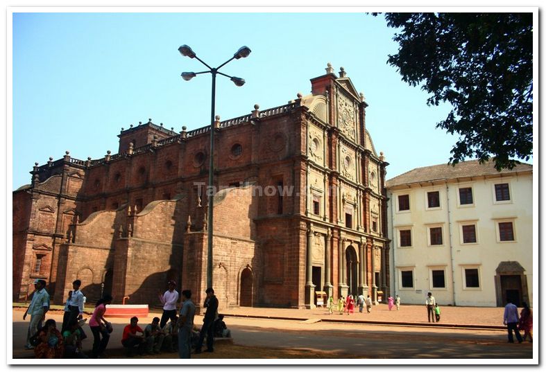 Basilica of bom jesus old goa 2