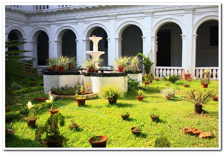 Basilica of bom jesus old goa 5