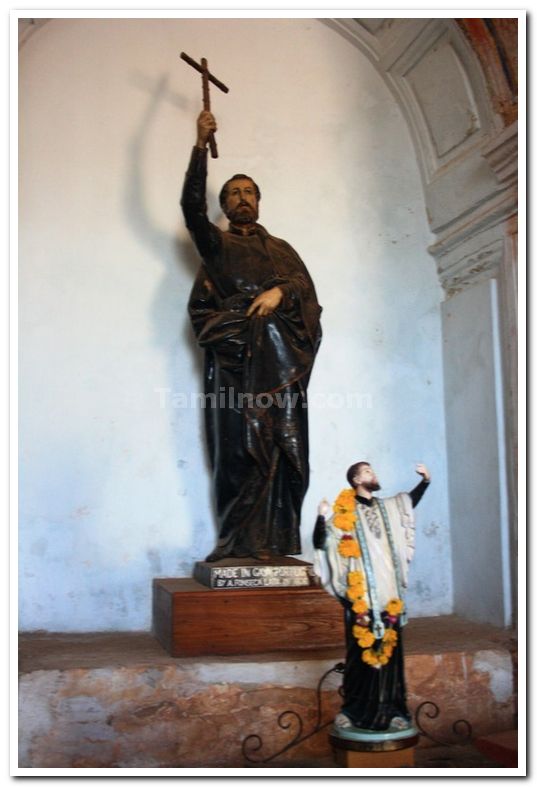 Statues inside the Basilica