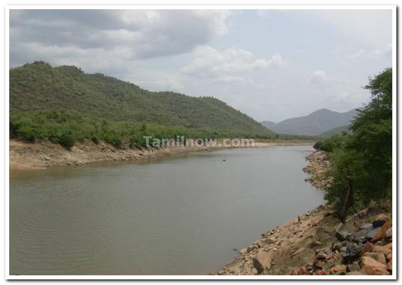 River cauvery right karnataka ledt tamilnadu