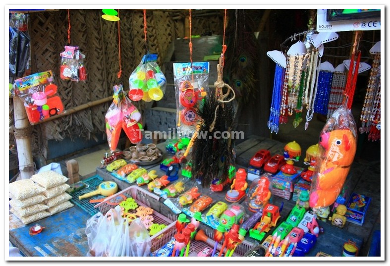 Ekambareswarar temple kanchipuram shops 3