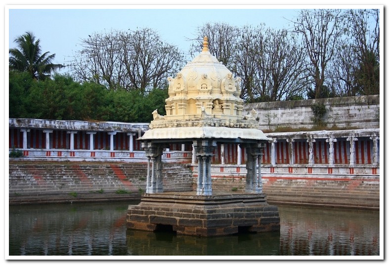 Ekambareswarar temple kanchipuram tank 2