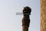 Pillars at rajiv gandhi memorial 6