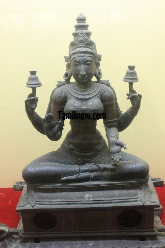 Bronze idols on display at thanjavur museum 4 672