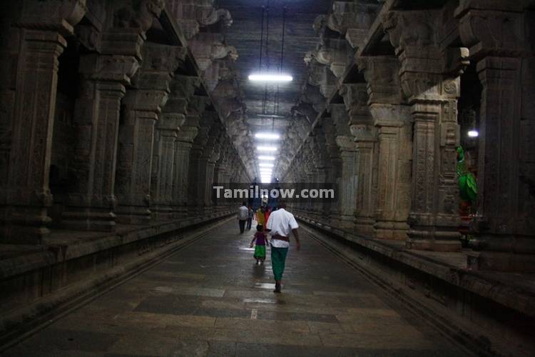 Ekambaranatha temple ayiram kal mandapam 1