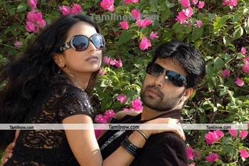 Tamil Movie Ayudha Porattam Review and Stills