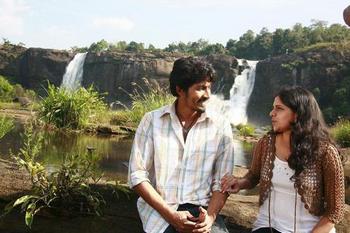 Tamil Movie Edhuvum Nadakkum Review and Stills