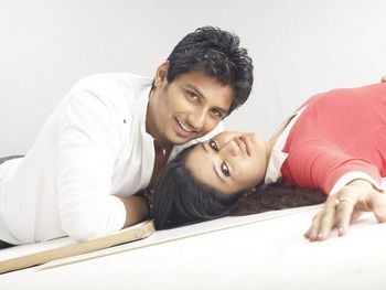 Tamil Movie Kacheri Aarambam Review and Stills