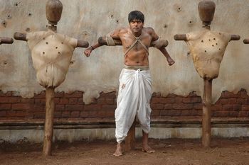 Tamil Movie Madharasapattinam Review and Stills
