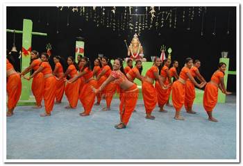 Tamil Movie Mattuthavani Review and Stills