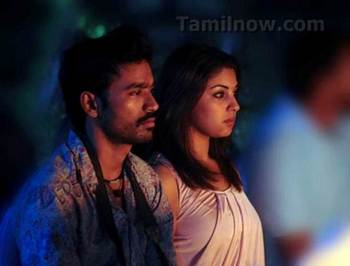 Tamil Movie Mayakkam Enna Review and Stills