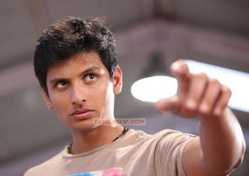 Tamil Movie Mugamoodi Review and Stills