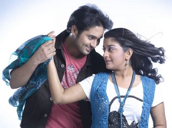 Tamil Movie Pen Singam Review and Stills