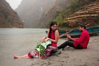 Tamil Movie Pesu Review and Stills