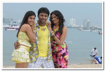 Tamil Movie Siddu Plus Two First Attempt Review and Stills