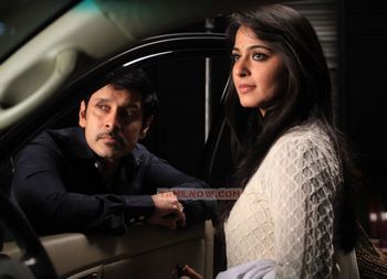 Tamil Movie Thaandavam Review and Stills