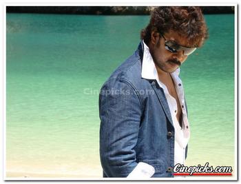 Tamil Movie Vaada Review and Stills
