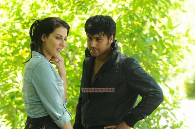 Tamil Movie Vinnai Thodu Review and Stills