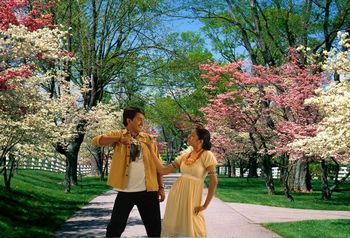 Tamil Movie Vizhiyil Vizhunthaval Review and Stills