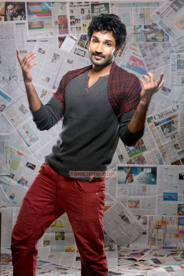 Actor Aadhi 4074