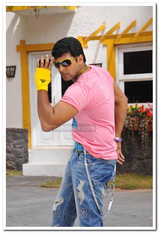 Jayam Ravi Still 102