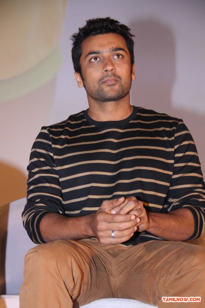 Actor Surya 6451