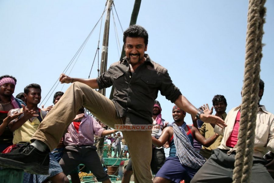 Actor Surya 6600