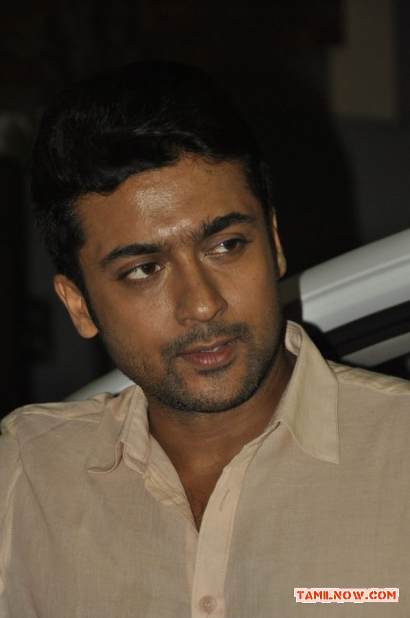 Actor Surya 9142