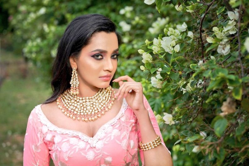 Recent Albums Indian Actress Abarnathi 2325