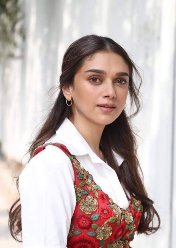 Indian Actress Aditi Rao Hydari Sep 2020 Stills 1302