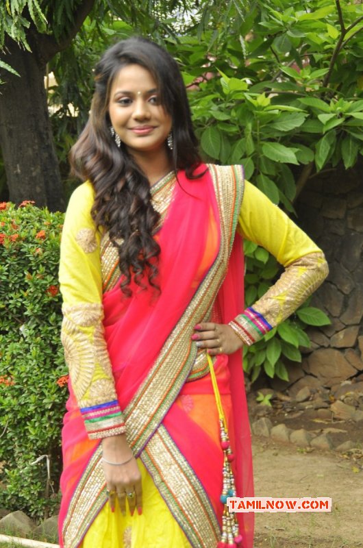 2014 Pics Tamil Heroine Aishwarya Dutta 8321