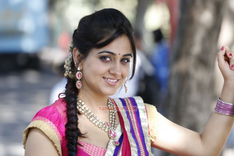 Aksha Stills 6393