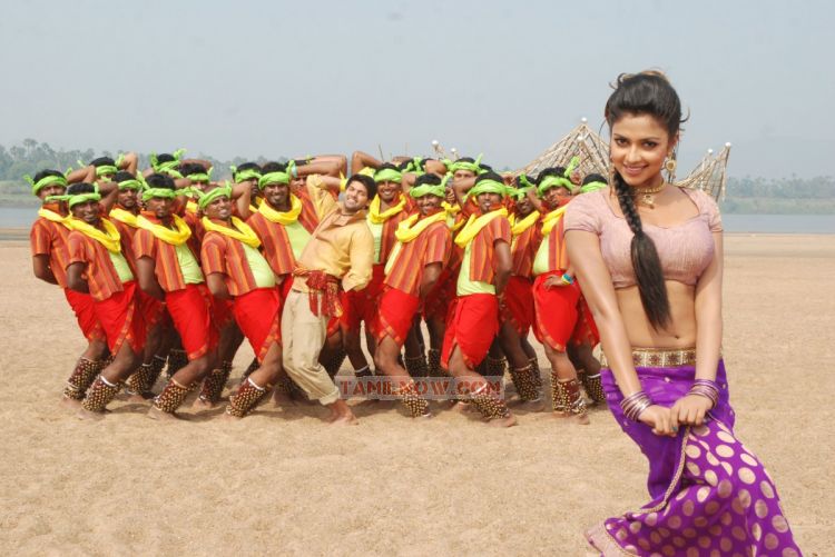 Amala Paul 1923