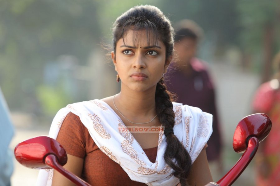 Amala Paul 8040