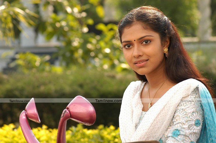 Amala Paul Photo 5