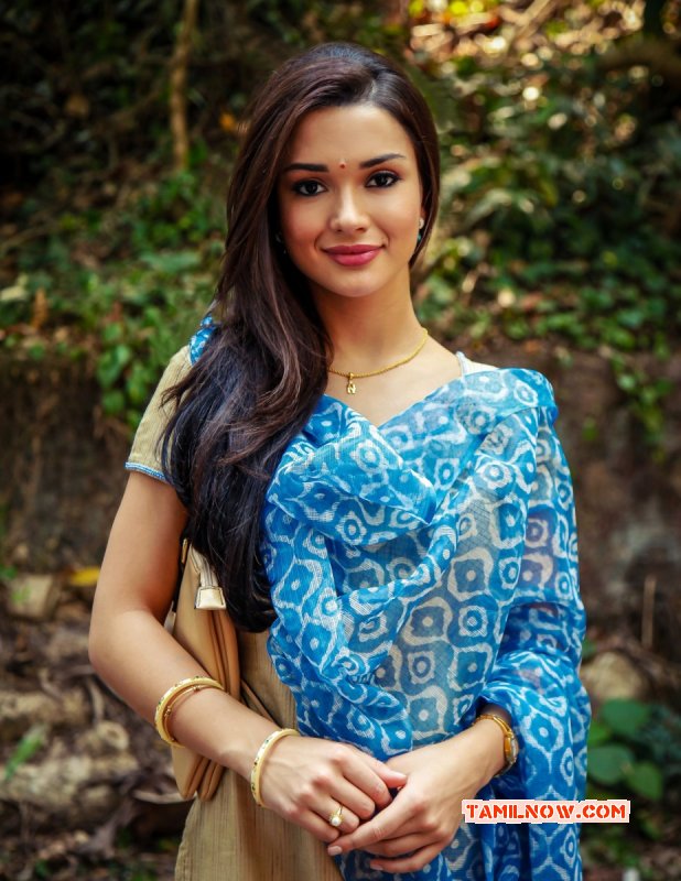 Amy Jackson Movie Actress Jun 2015 Wallpapers 9987