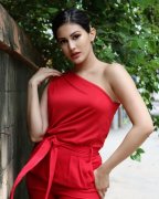 Latest Picture Amyra Dastur 5984