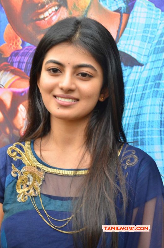 Wallpapers Indian Actress Anandhi 7737