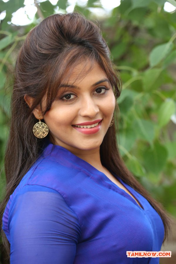 Anjali Stills 6417