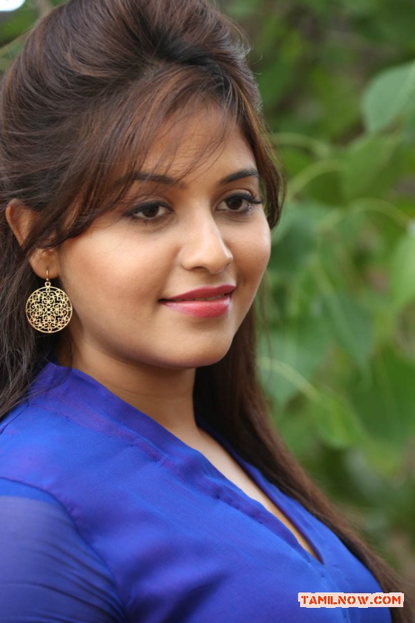 Anjali Stills 9342