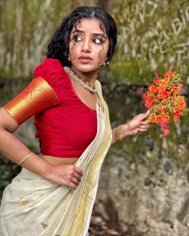 Anupama Parameswaran Heroine Stills 539